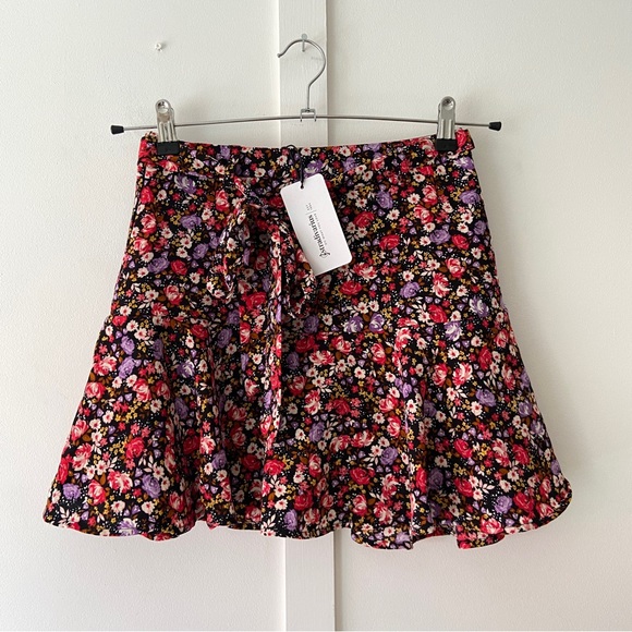 stradivarius Dresses & Skirts - Stradivarius Mini Skirt Ditsy Floral Print - Size M